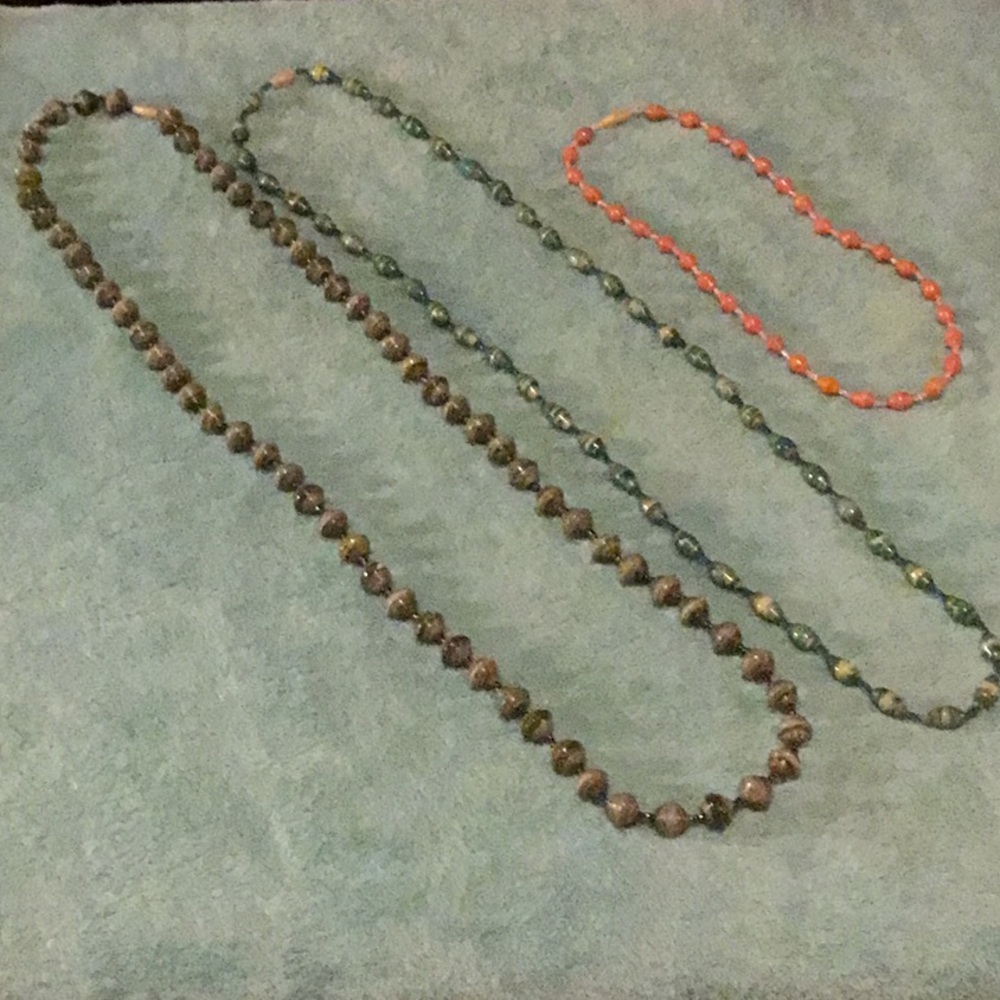 LOT OF LOVE BEADS BEAUTIFUL COLORS COSTUME JEWELRY